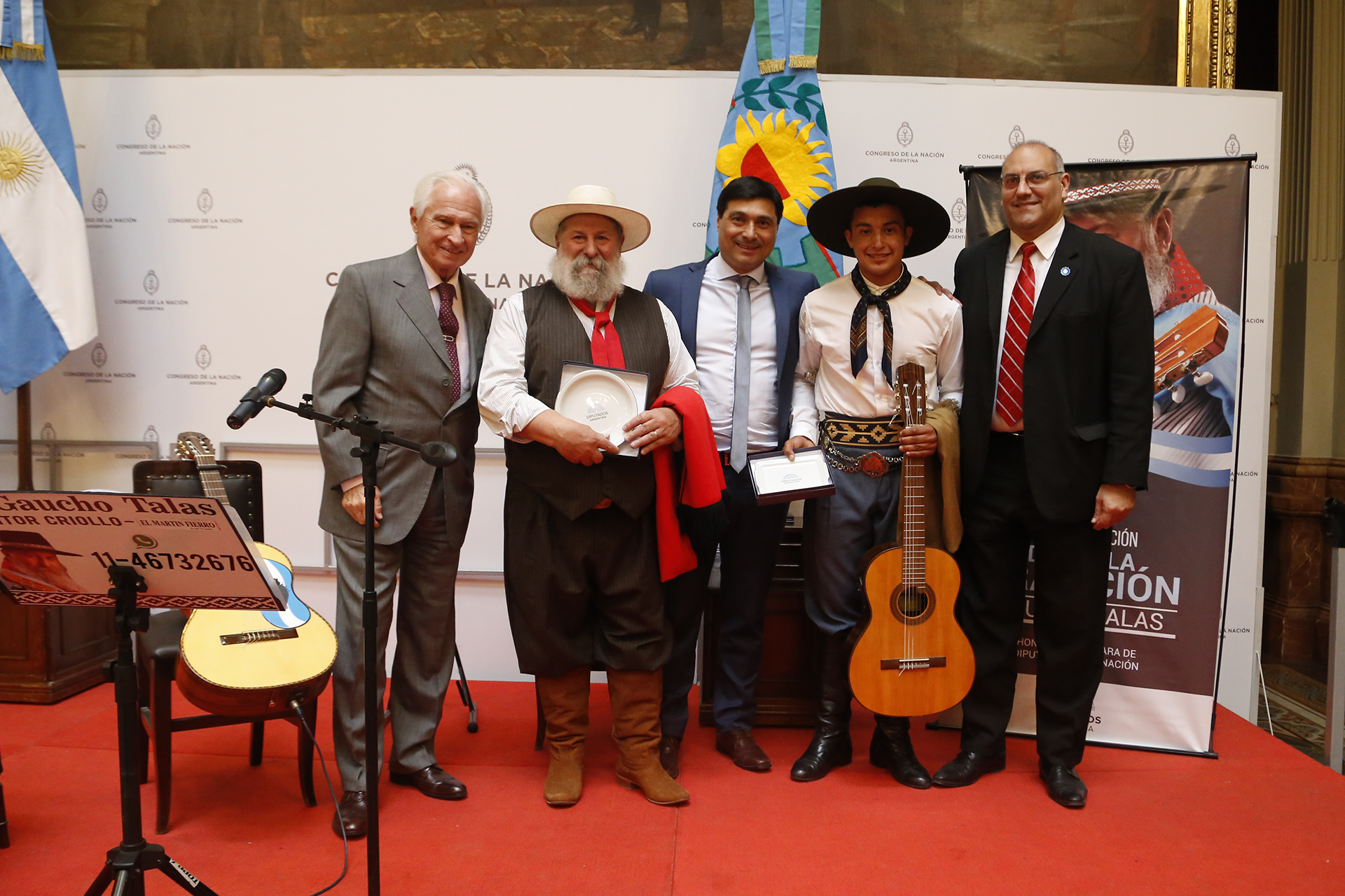 Galeria de imagenes de la noticia HOMENAJE EN DIPUTADOS PARA RESCATAR LOS VALORES DE LA TRADICIÓN